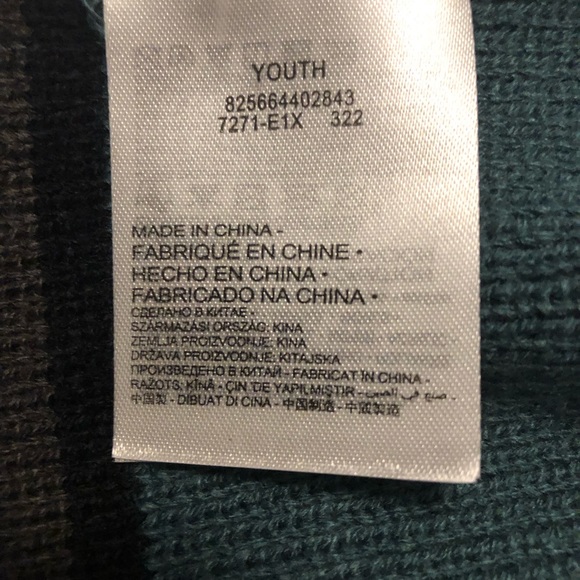 NWT Hurley 3 Piece Beanie, Gloves & Scarf Set 100% Acrylic - Picture 2 of 4